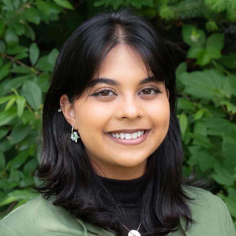 Mahroo Headshot